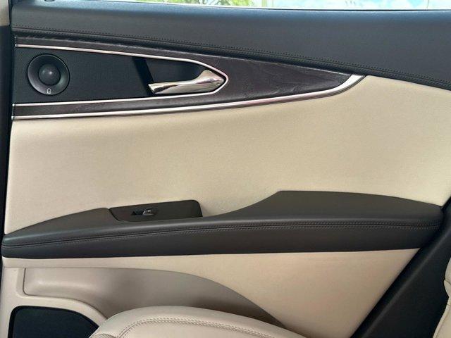 Photo of 2019 Red Lincoln Nautilus