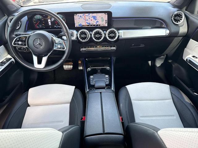 Photo of 2022 Silver Mercedes-Benz GLB 250