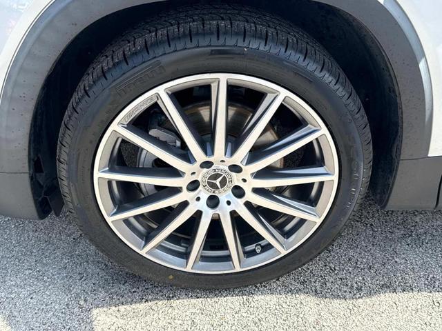 Photo of 2022 Silver Mercedes-Benz GLB 250
