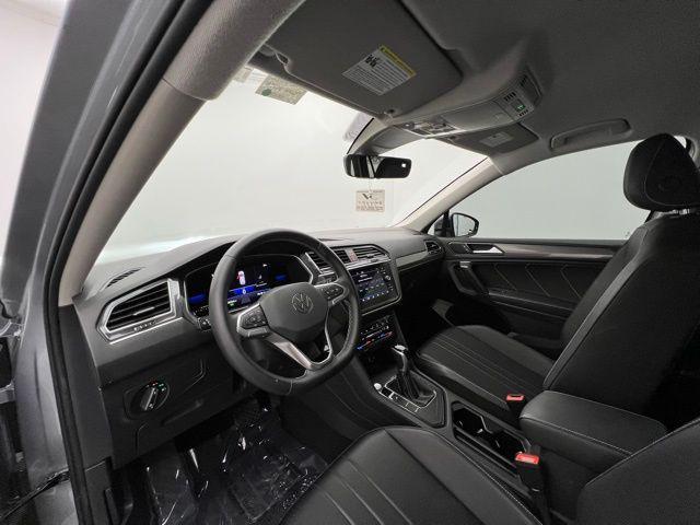 Photo of 2022 Silver Metallic Volkswagen Tiguan