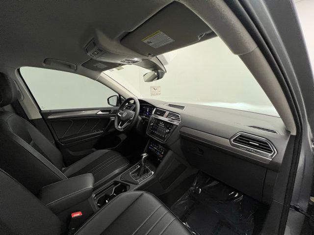 Photo of 2022 Silver Metallic Volkswagen Tiguan
