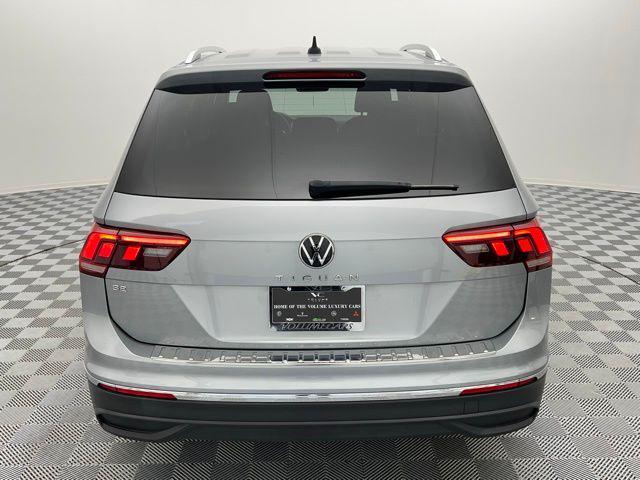 Photo of 2022 Silver Metallic Volkswagen Tiguan