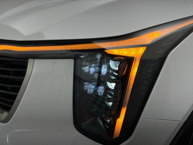 Photo of 2024 Glacial White Pearl Kia Sorento
