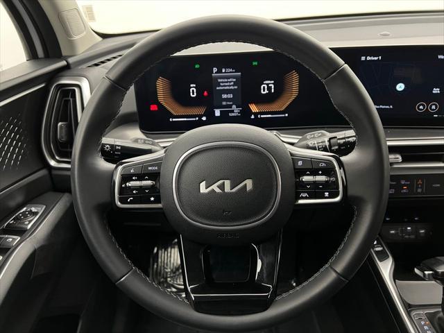 Photo of 2024 Glacial White Pearl Kia Sorento