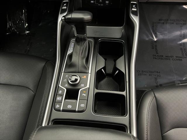 Photo of 2024 Glacial White Pearl Kia Sorento