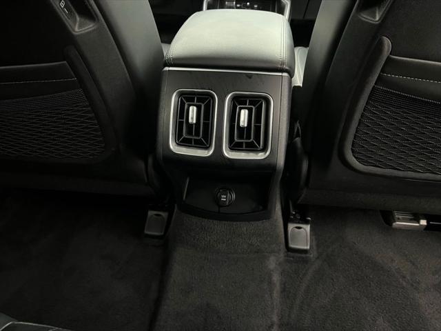 Photo of 2024 Glacial White Pearl Kia Sorento