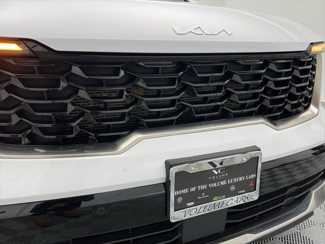 Photo of 2024 Glacial White Pearl Kia Sorento