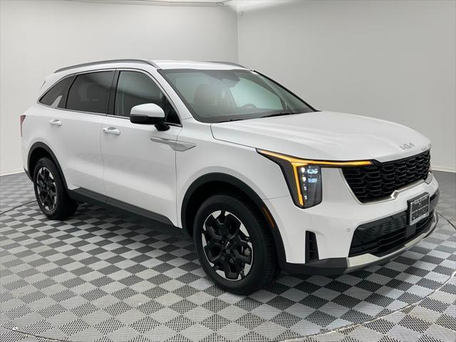 Photo of 2024 Glacial White Pearl Kia Sorento