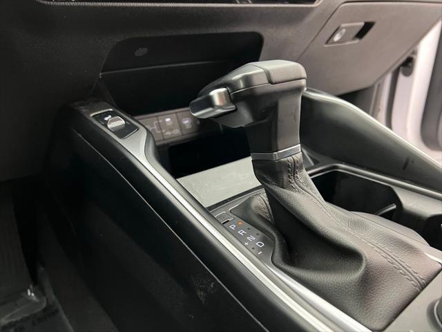 Photo of 2024 Glacial White Pearl Kia Sorento