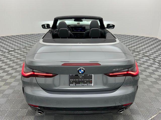 Photo of 2025 Gray BMW 430