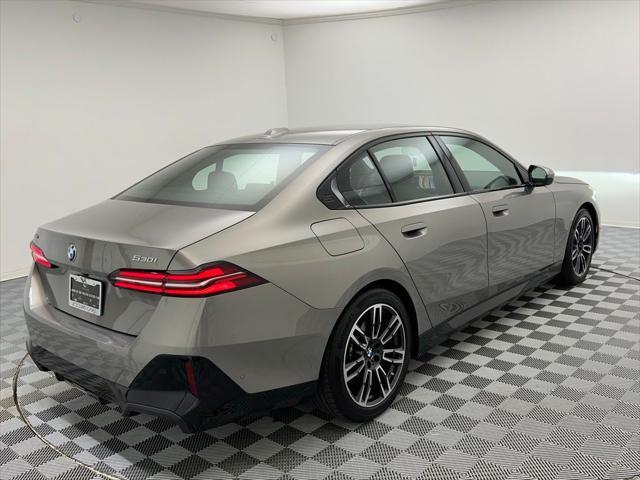 Photo of 2024 Gray BMW 530