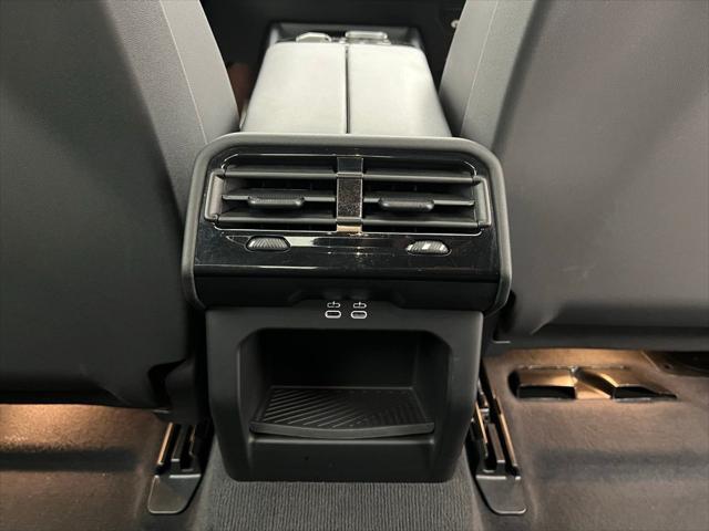 Photo of 2024 Gray BMW 530