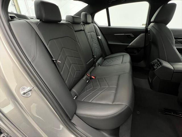 Photo of 2024 Gray BMW 530