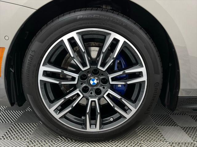 Photo of 2024 Gray BMW 530
