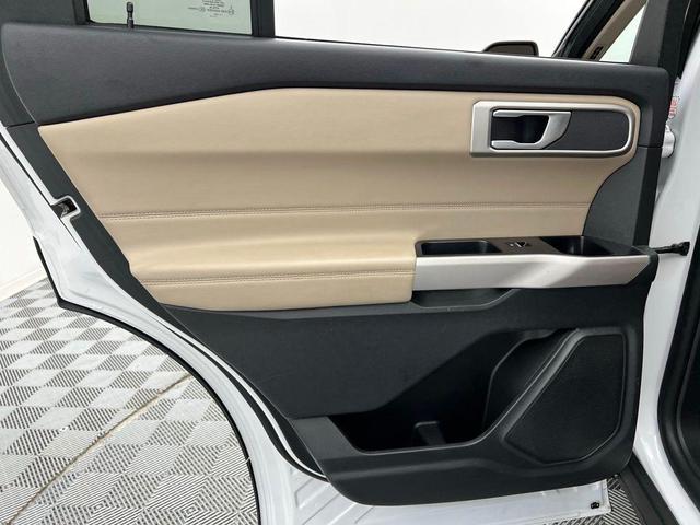 Photo of 2023 Oxford White Ford Explorer