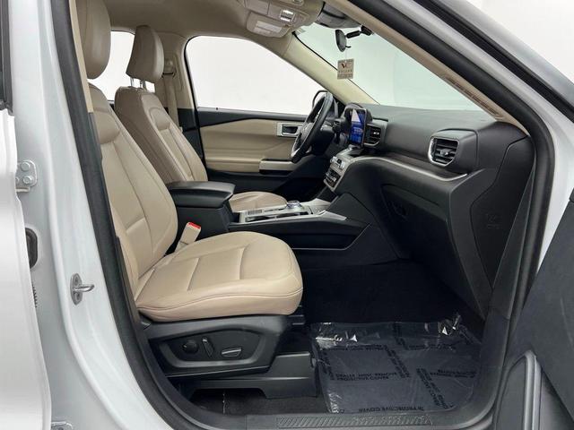 Photo of 2023 Oxford White Ford Explorer
