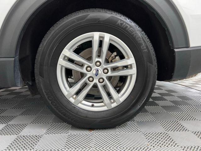 Photo of 2023 Oxford White Ford Explorer