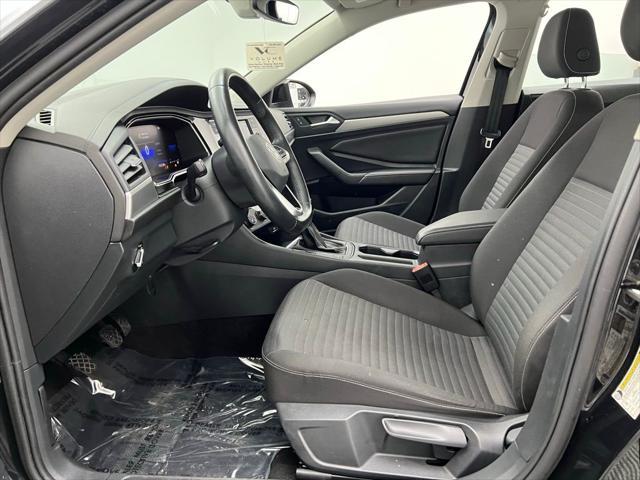 Photo of 2022 Deep Black Pearl Volkswagen Jetta