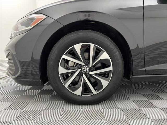 Photo of 2022 Deep Black Pearl Volkswagen Jetta