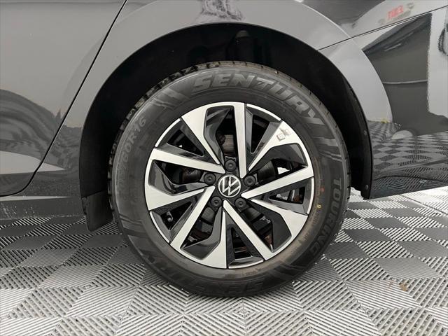Photo of 2022 Deep Black Pearl Volkswagen Jetta