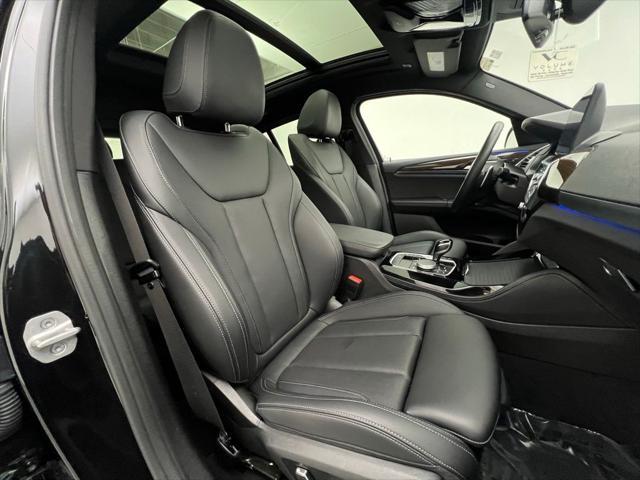 Photo of 2024 Black BMW X4