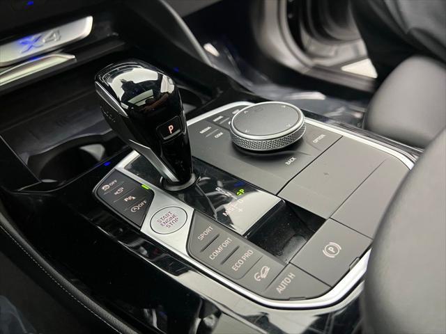 Photo of 2024 Black BMW X4