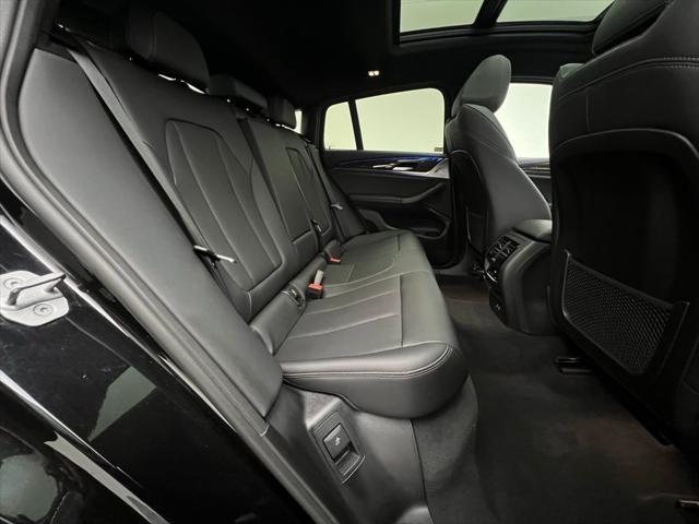 Photo of 2024 Black BMW X4