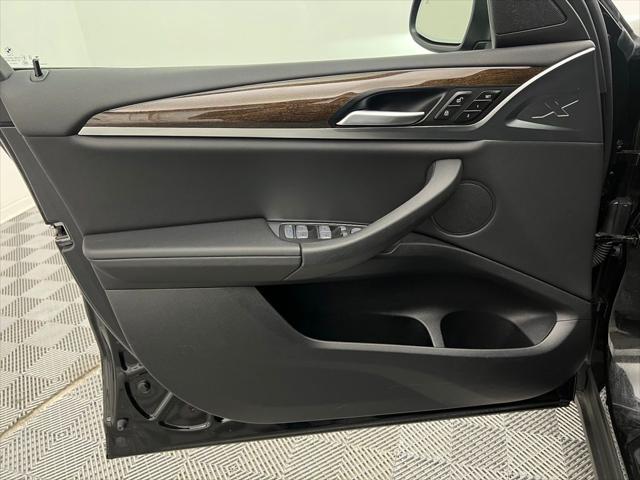 Photo of 2024 Black BMW X4