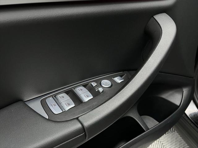 Photo of 2024 Black BMW X4