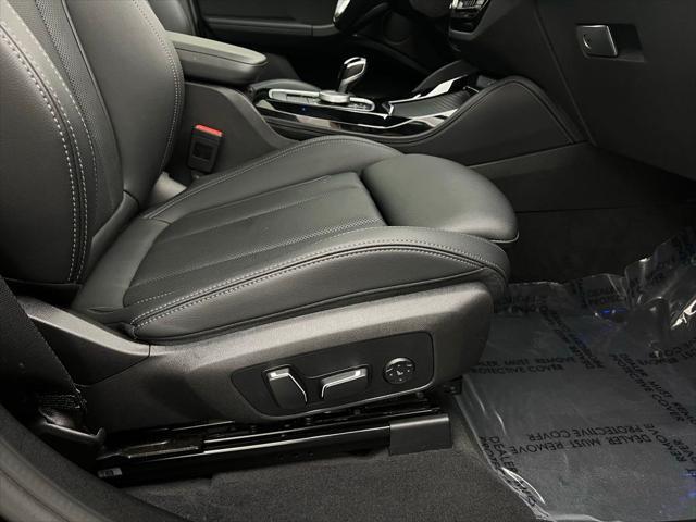 Photo of 2024 Black BMW X4