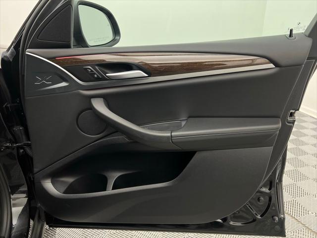 Photo of 2024 Black BMW X4
