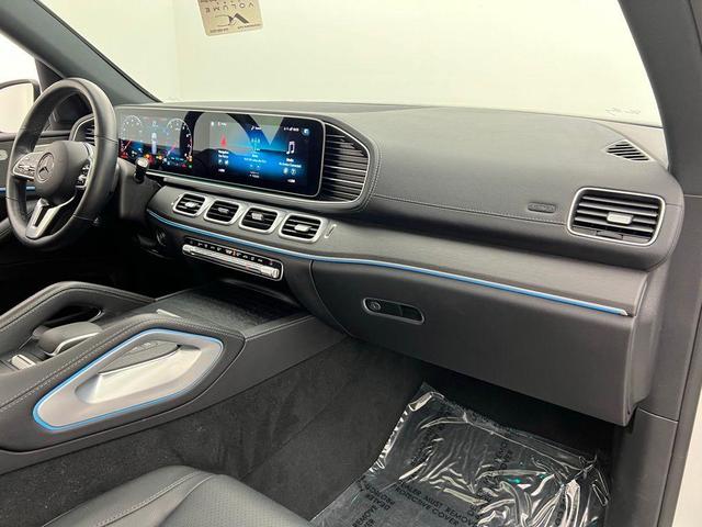 Photo of 2022 White Mercedes-Benz GLS 450