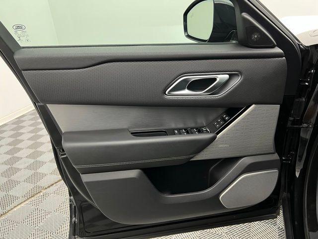 Photo of 2021 Santorini Black Metallic Land Rover Range Rover Velar