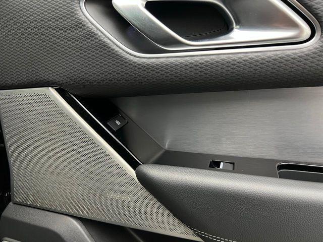 Photo of 2021 Santorini Black Metallic Land Rover Range Rover Velar