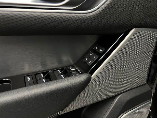 Photo of 2021 Santorini Black Metallic Land Rover Range Rover Velar