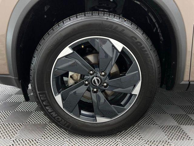 Photo of 2024 Baja Storm Metallic Nissan Rogue
