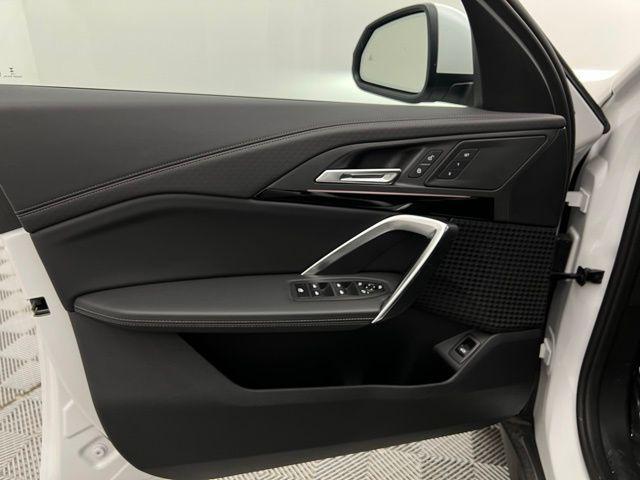 Photo of 2025 White BMW X2