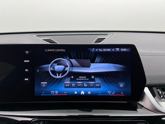 Photo of 2025 White BMW X2