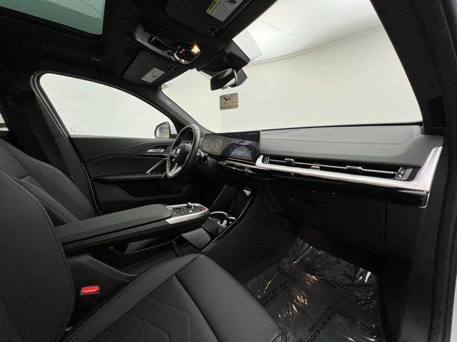 Photo of 2025 White BMW X2