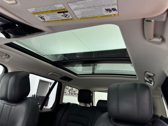 Photo of 2021 White Land Rover Range Rover