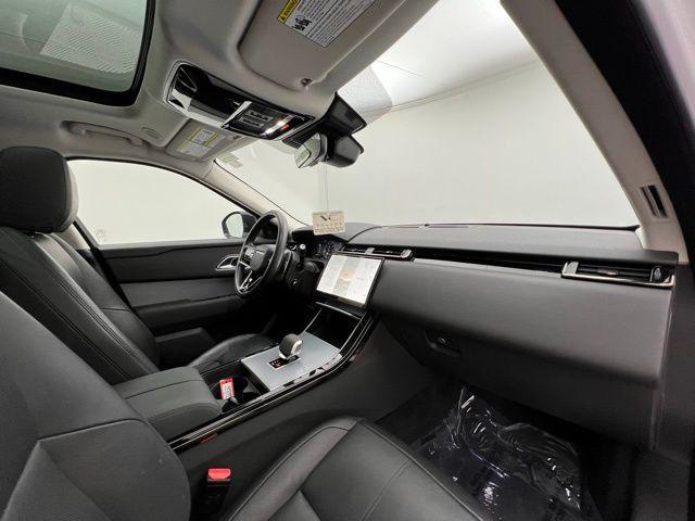 Photo of 2024 White Land Rover Range Rover Velar