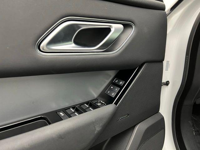 Photo of 2024 White Land Rover Range Rover Velar