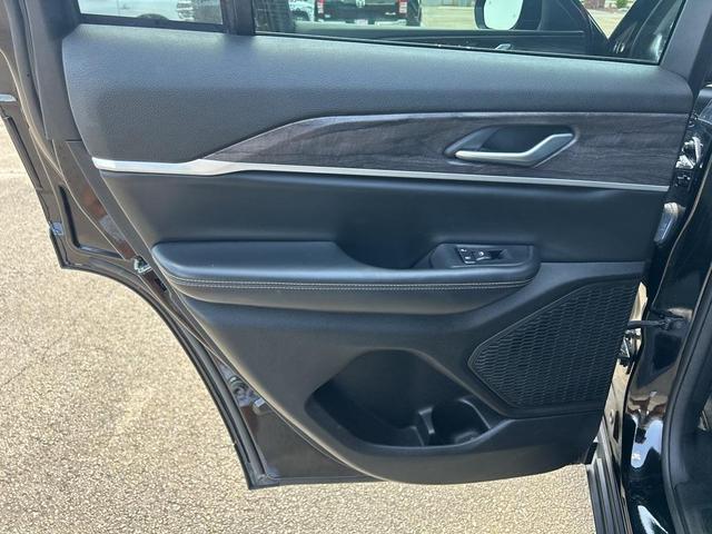Photo of 2023 Diamond Black Jeep Grand Cherokee