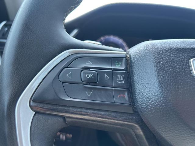 Photo of 2023 Diamond Black Jeep Grand Cherokee