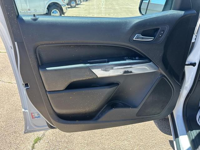Photo of 2021 Summit White Chevrolet Colorado