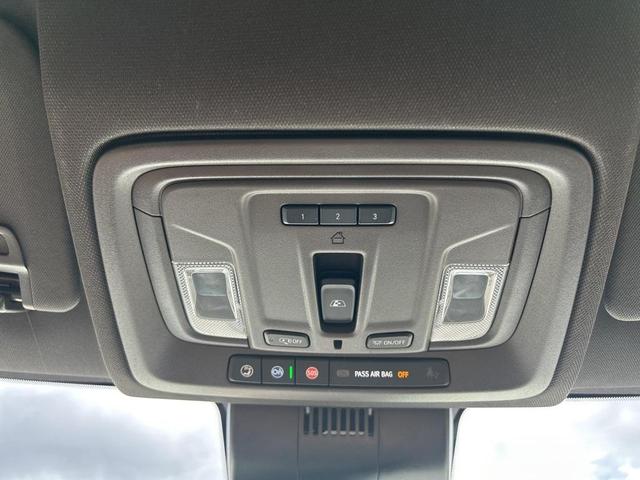 Photo of 2023 Summit White GMC Sierra 1500
