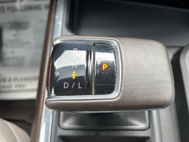 Photo of 2023 Summit White GMC Sierra 1500
