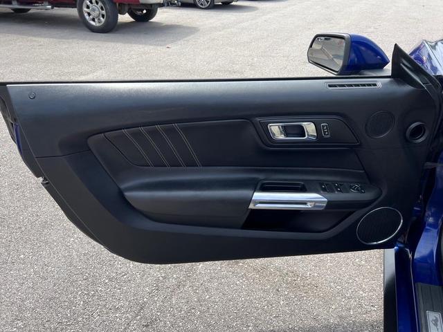 Photo of 2015 Blue Ford Mustang