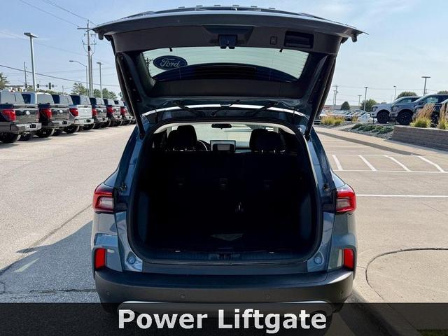 Photo of 2023 Vapor Blue Metallic Ford Escape