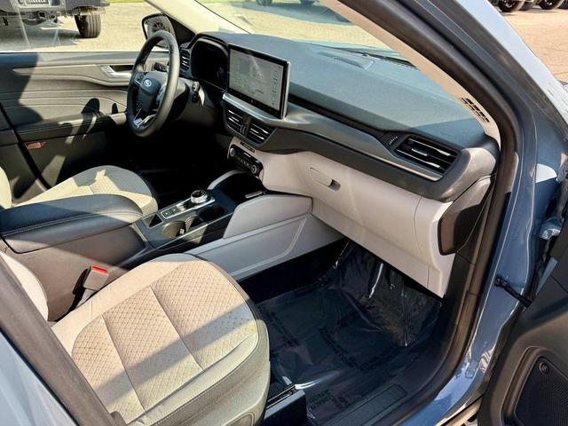 Photo of 2023 Vapor Blue Metallic Ford Escape